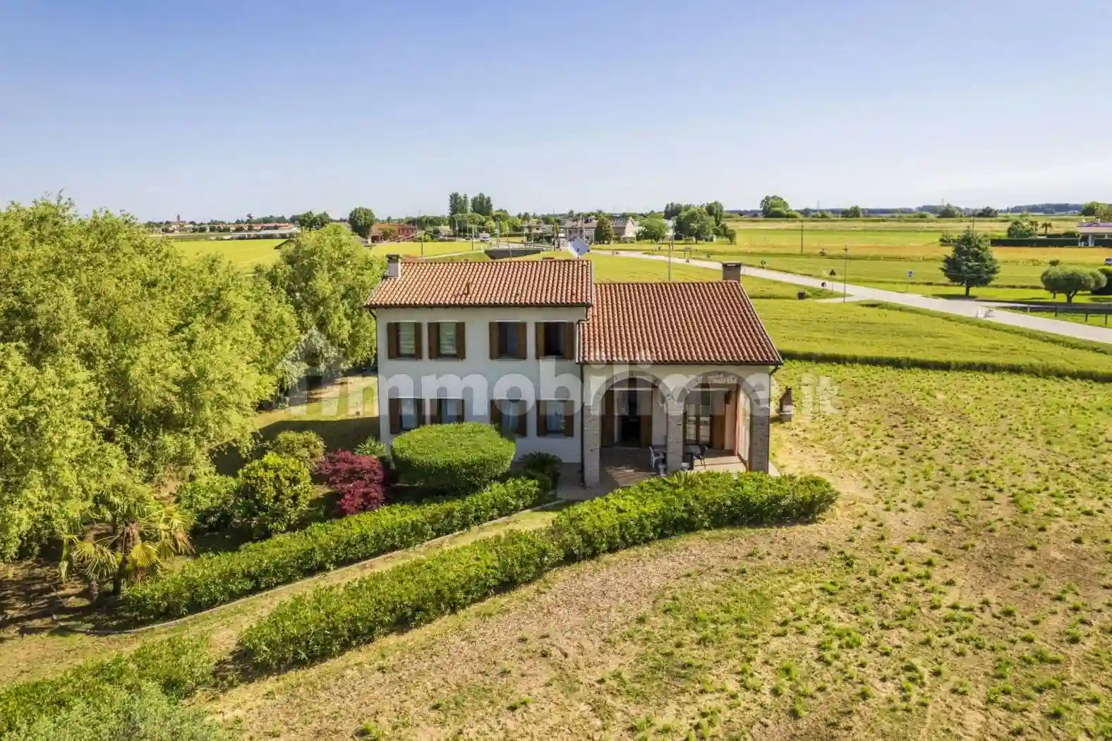 Villa - foto 2