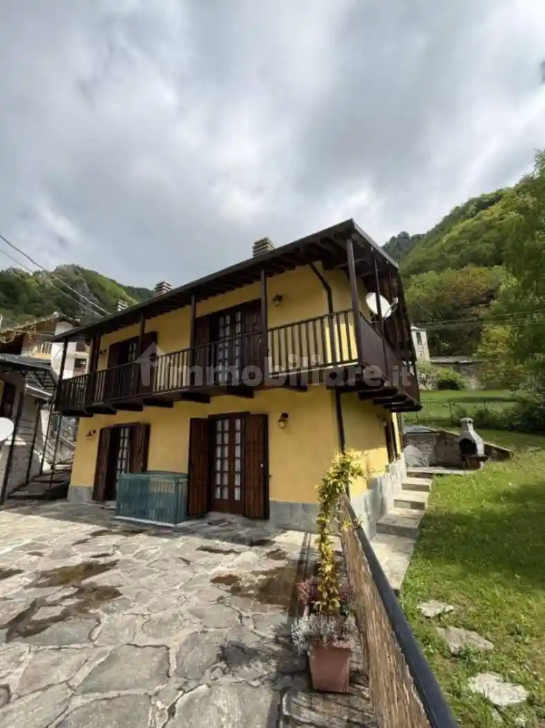 Villa in vendita a Ribordone