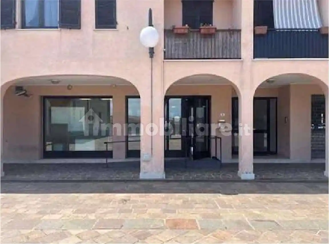 Appartamento in vendita a Oltrona di San Mamette