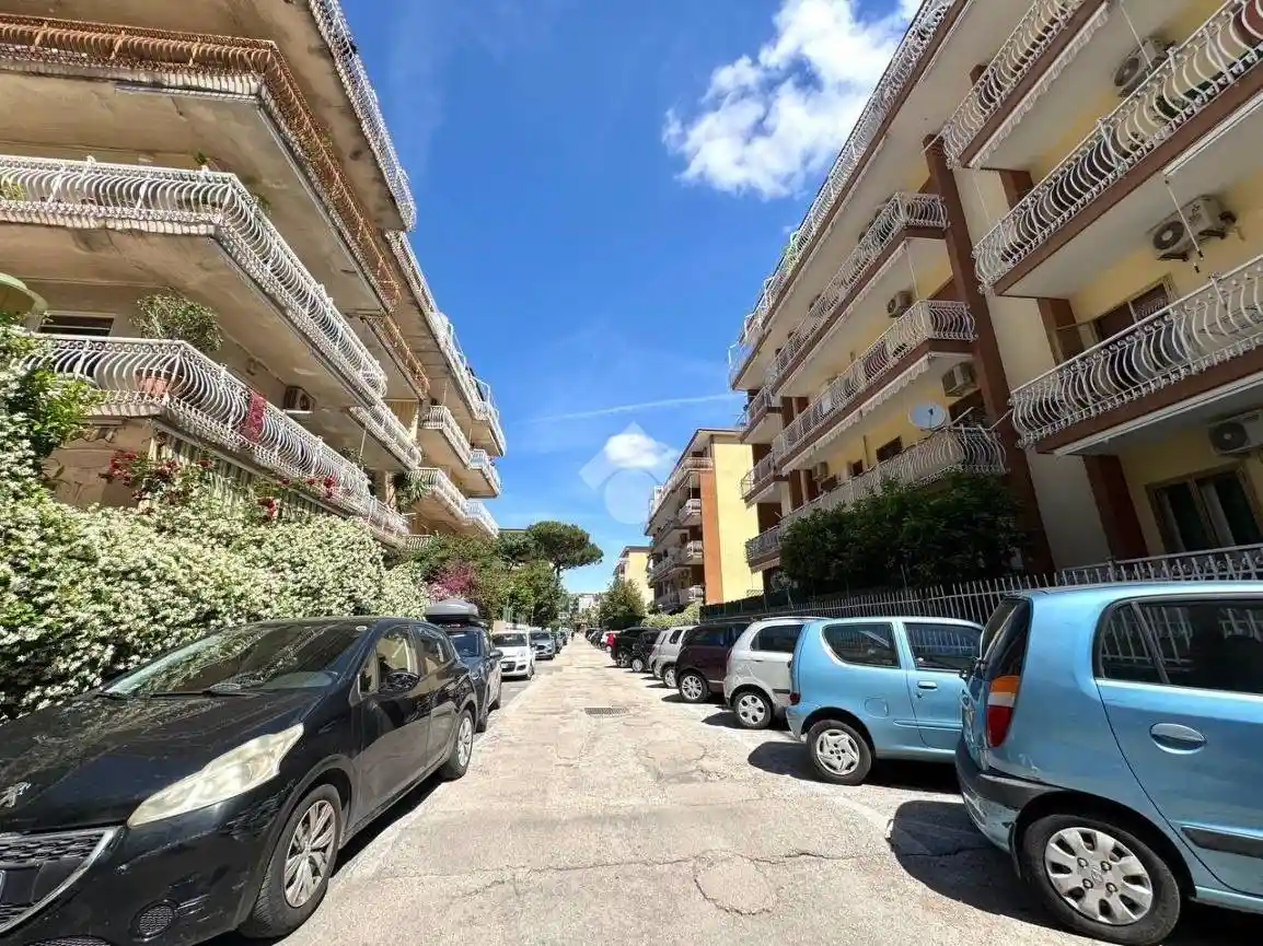 Appartamento in vendita a Napoli