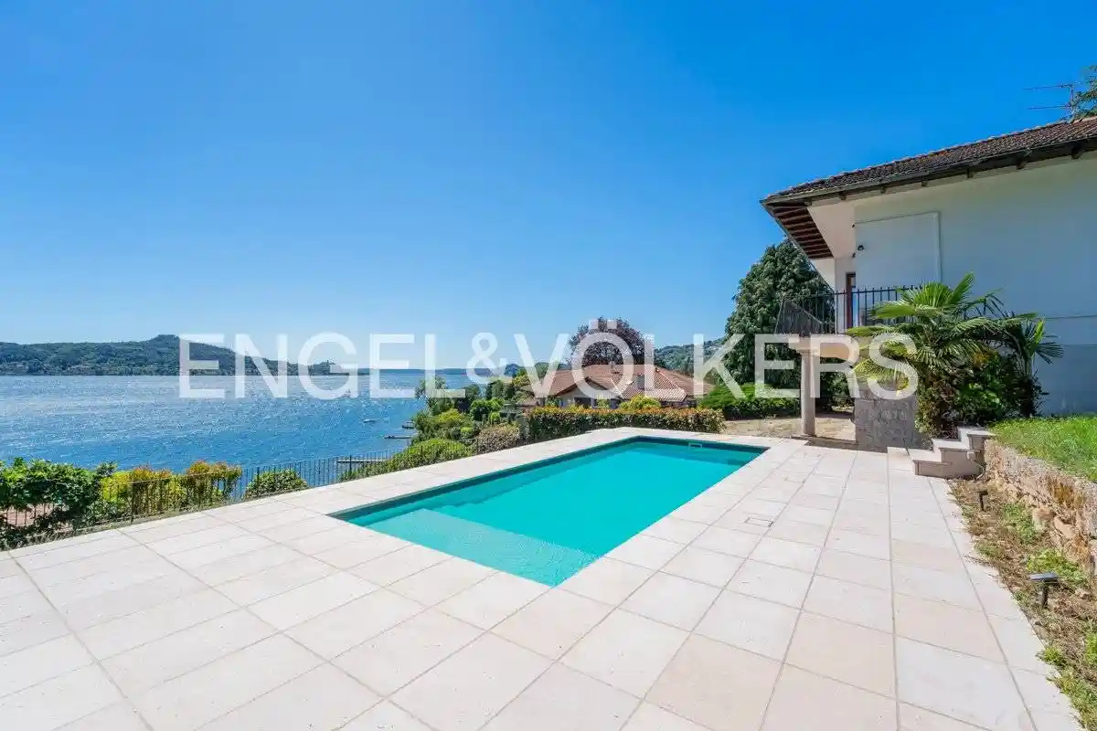 Villa in vendita a Lesa