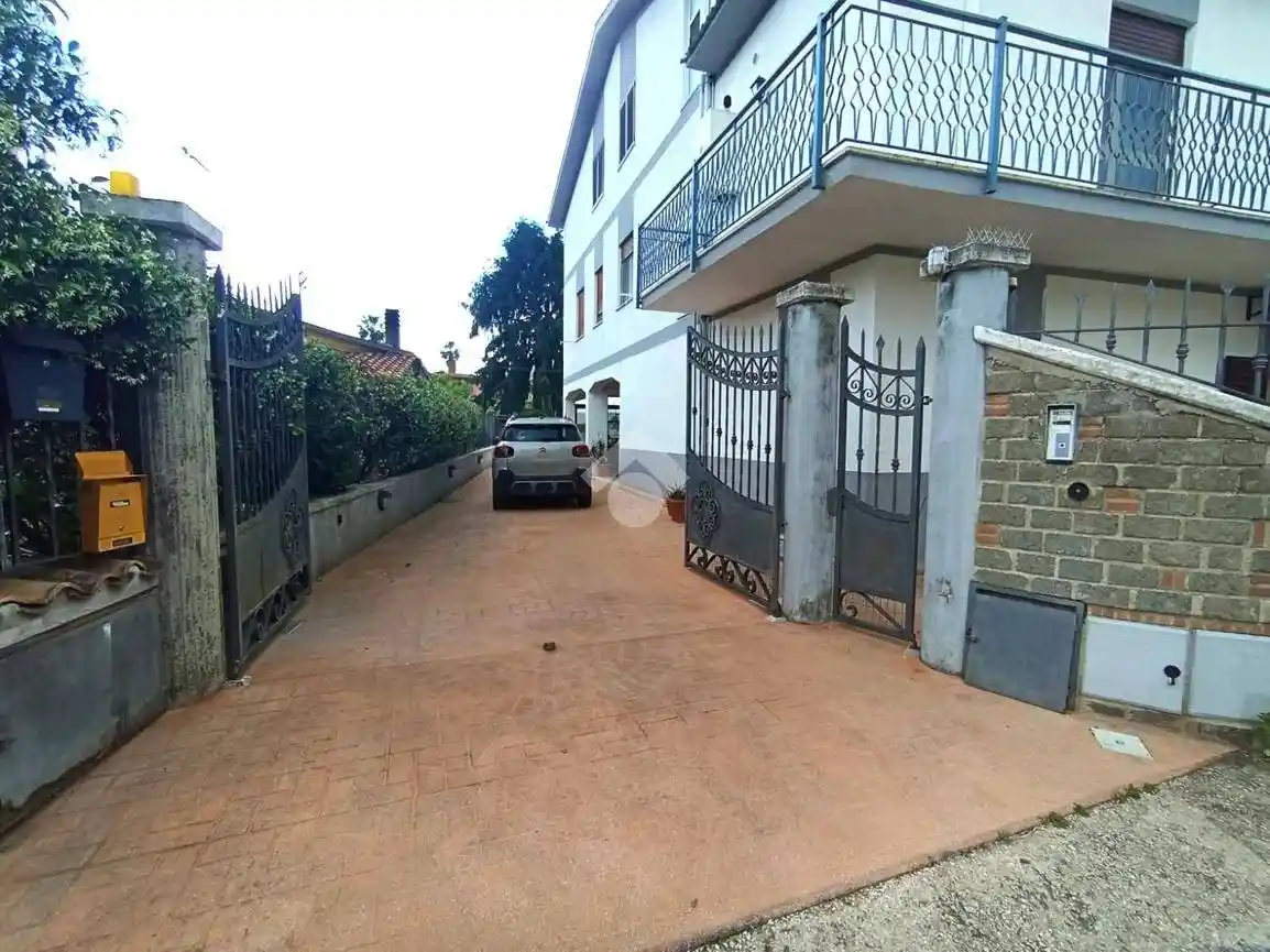 Appartamento in vendita a Lariano