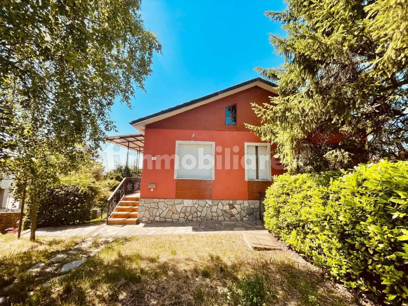 Villa in vendita a Serravalle Langhe