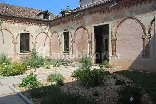 Palazzo - Edificio in vendita a Padova
