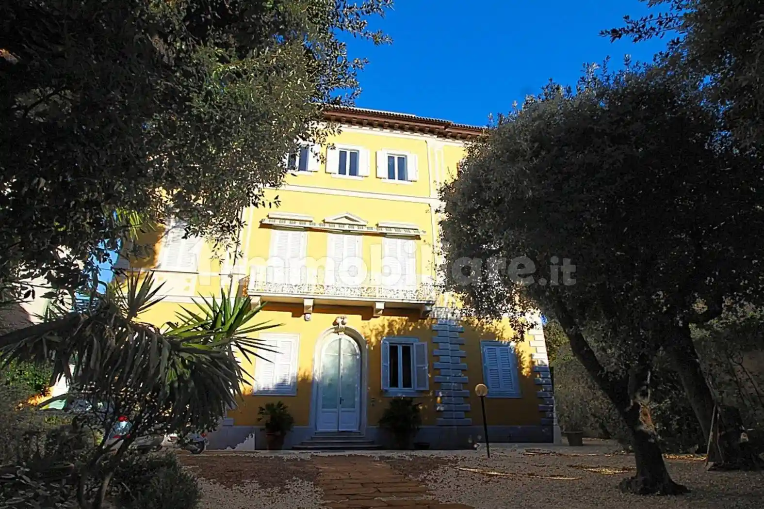Villa in vendita a Livorno