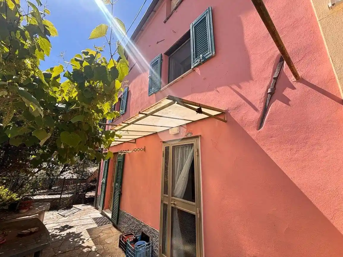 Casa indipendente in vendita a Genova