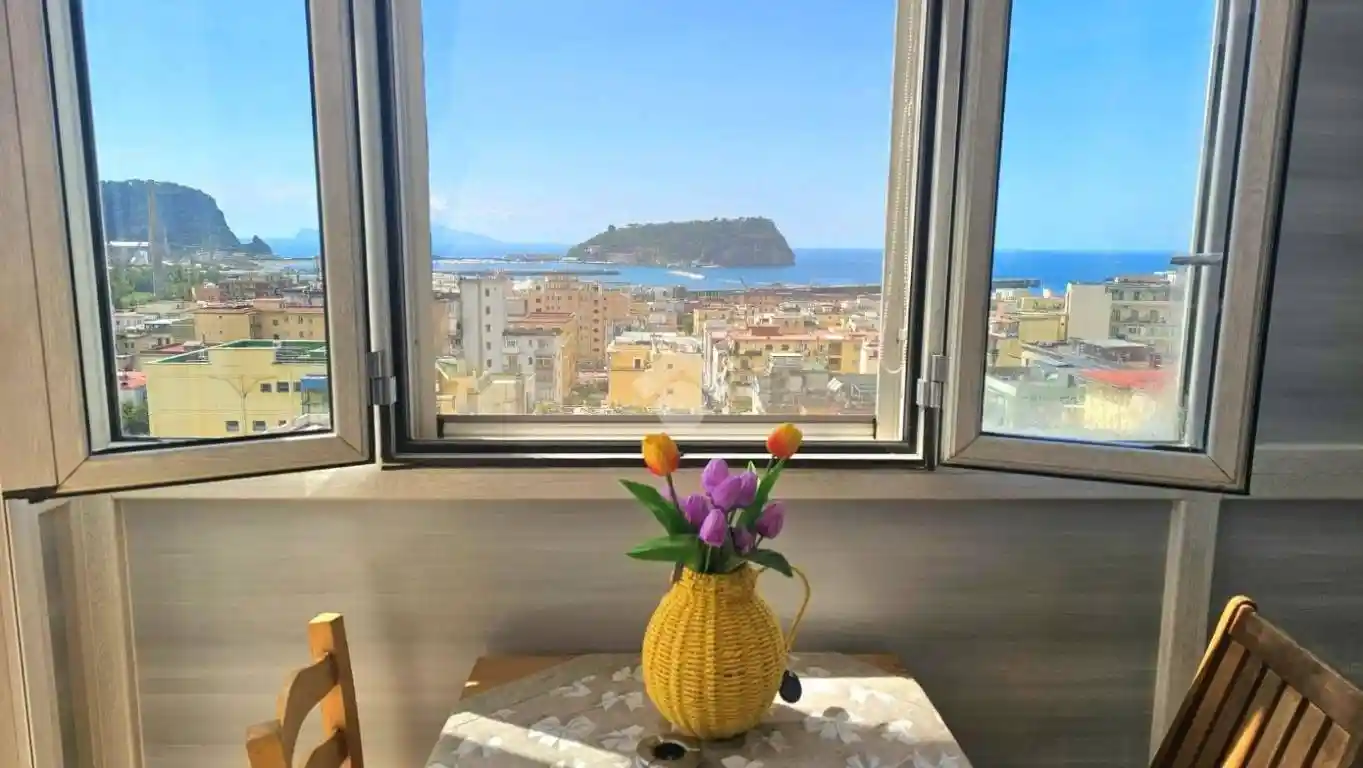 Appartamento in vendita a Napoli