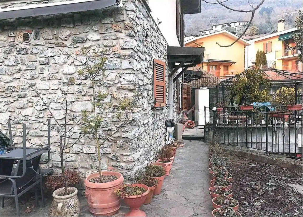 Appartamento in vendita a Porlezza