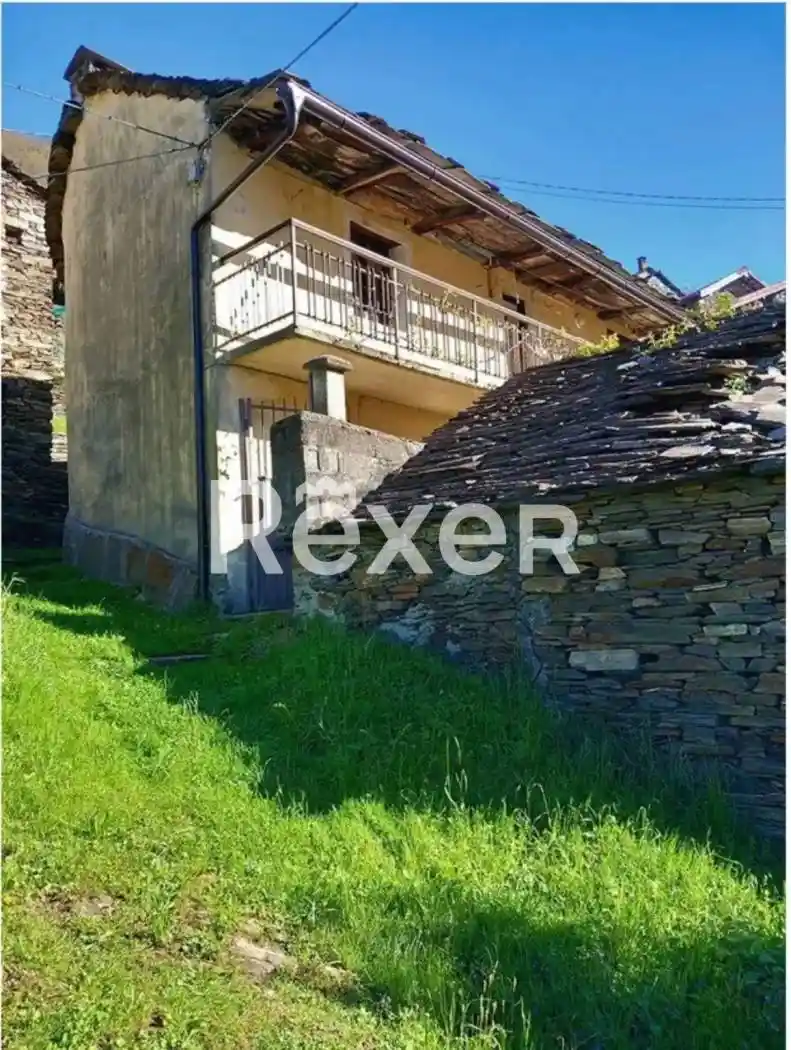 Casa indipendente in vendita a Cossogno