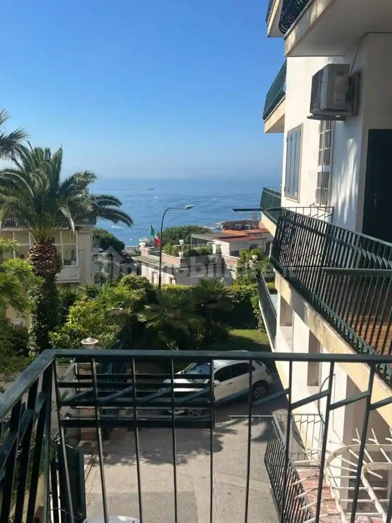Appartamento in affitto a Napoli