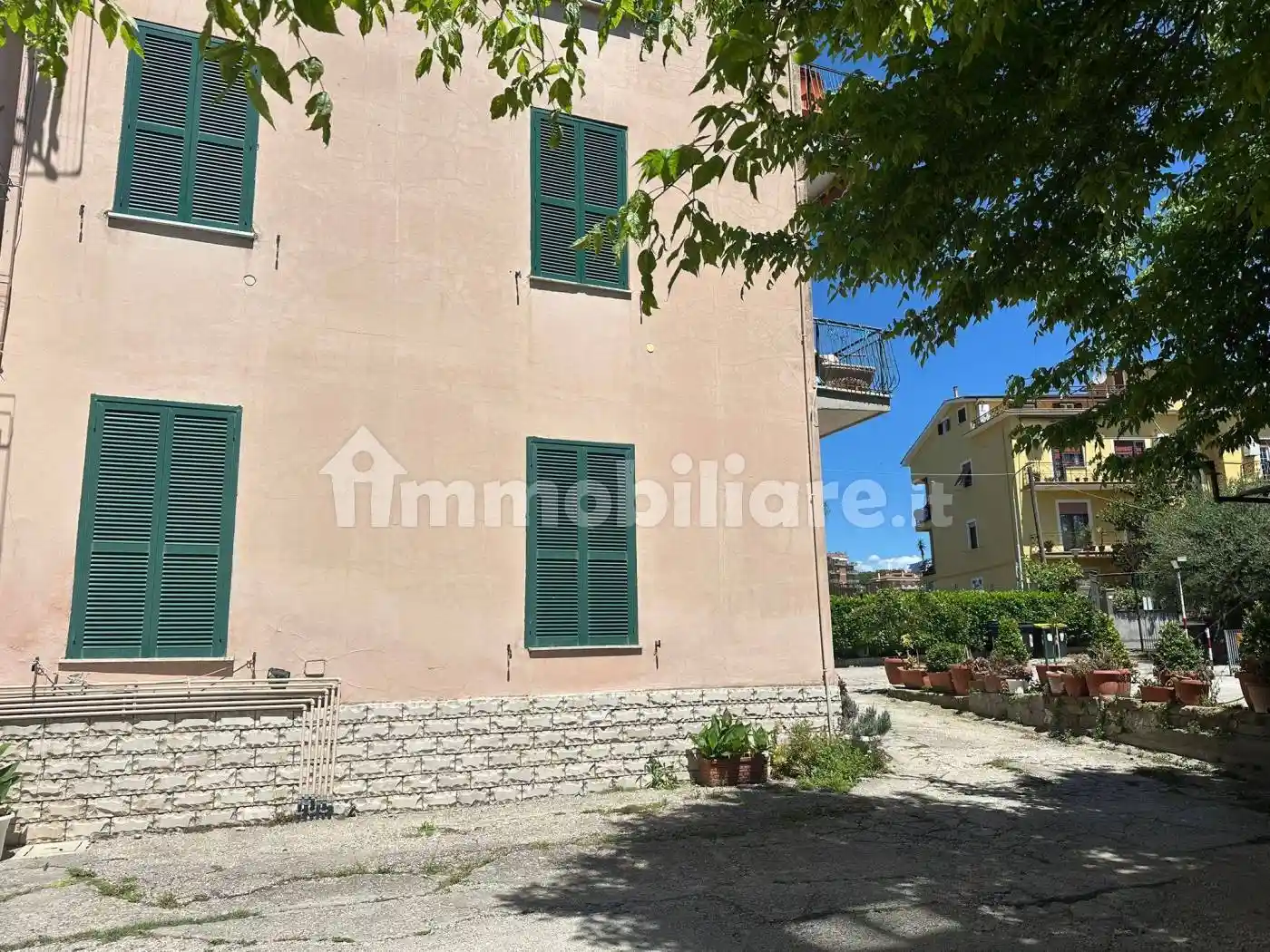 Palazzo - Edificio in vendita a Monterotondo