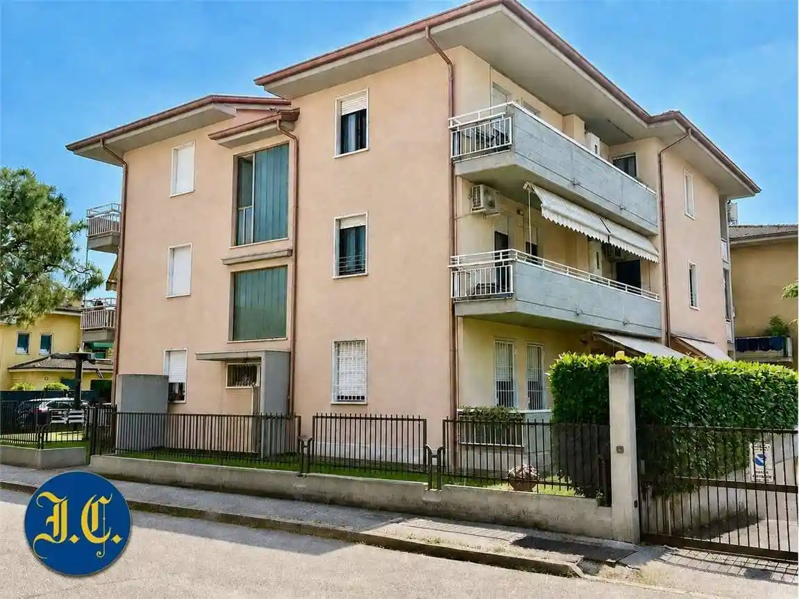 Appartamento in vendita a Villafranca di Verona