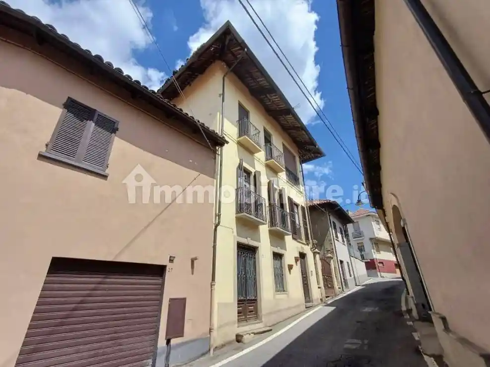 Palazzo - Stabile in vendita a Caselette