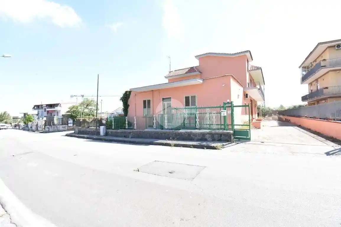 Appartamento in affitto a Pollena Trocchia