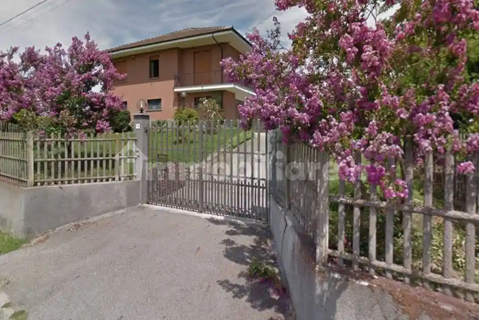 Villa in vendita a Monale