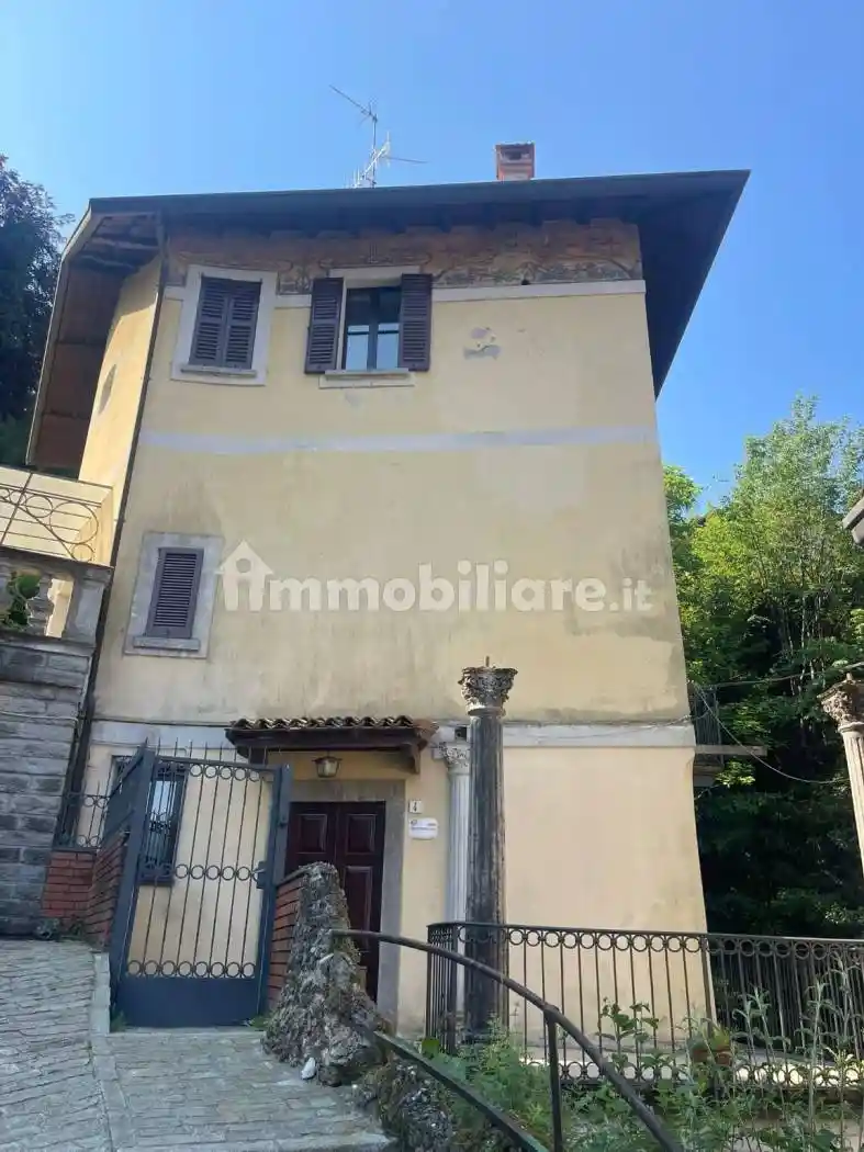 Villa in affitto a Faggeto Lario