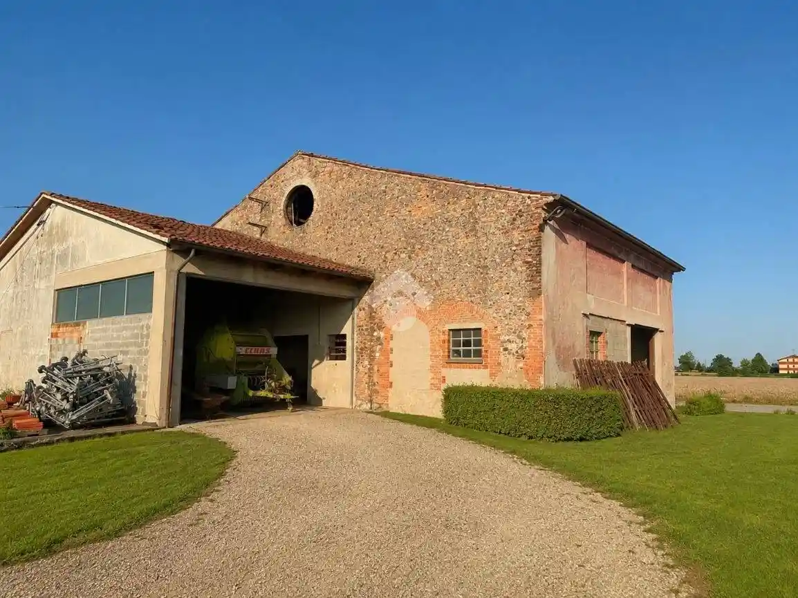 Rustico - Casale in vendita a Medole