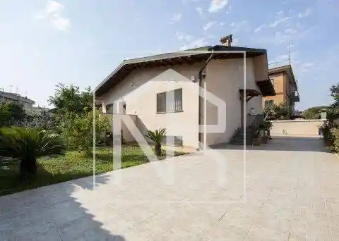 Villetta a schiera in vendita a Roma