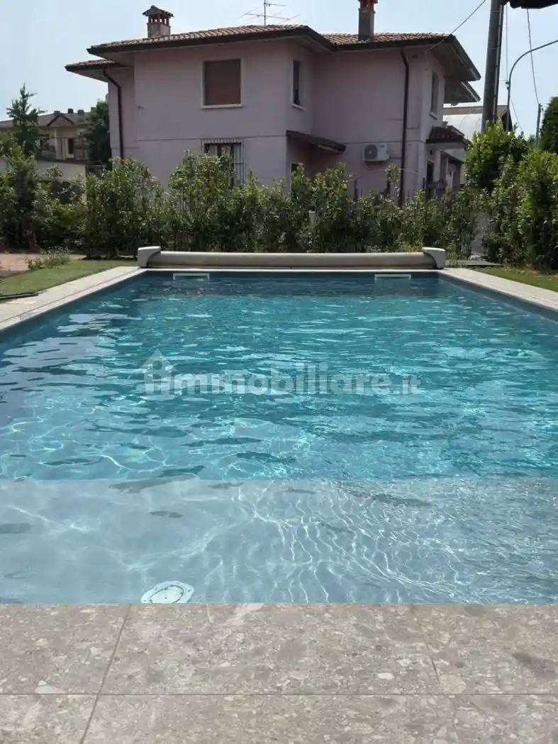 Villa in vendita a Ghedi