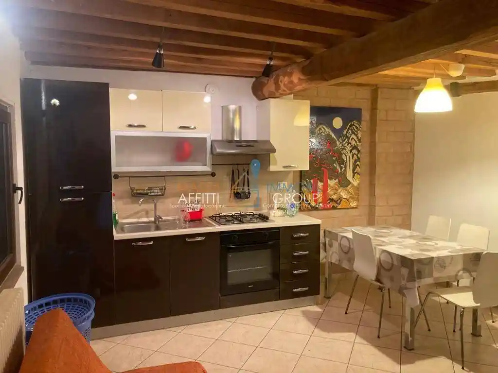Appartamento in affitto a Carrara