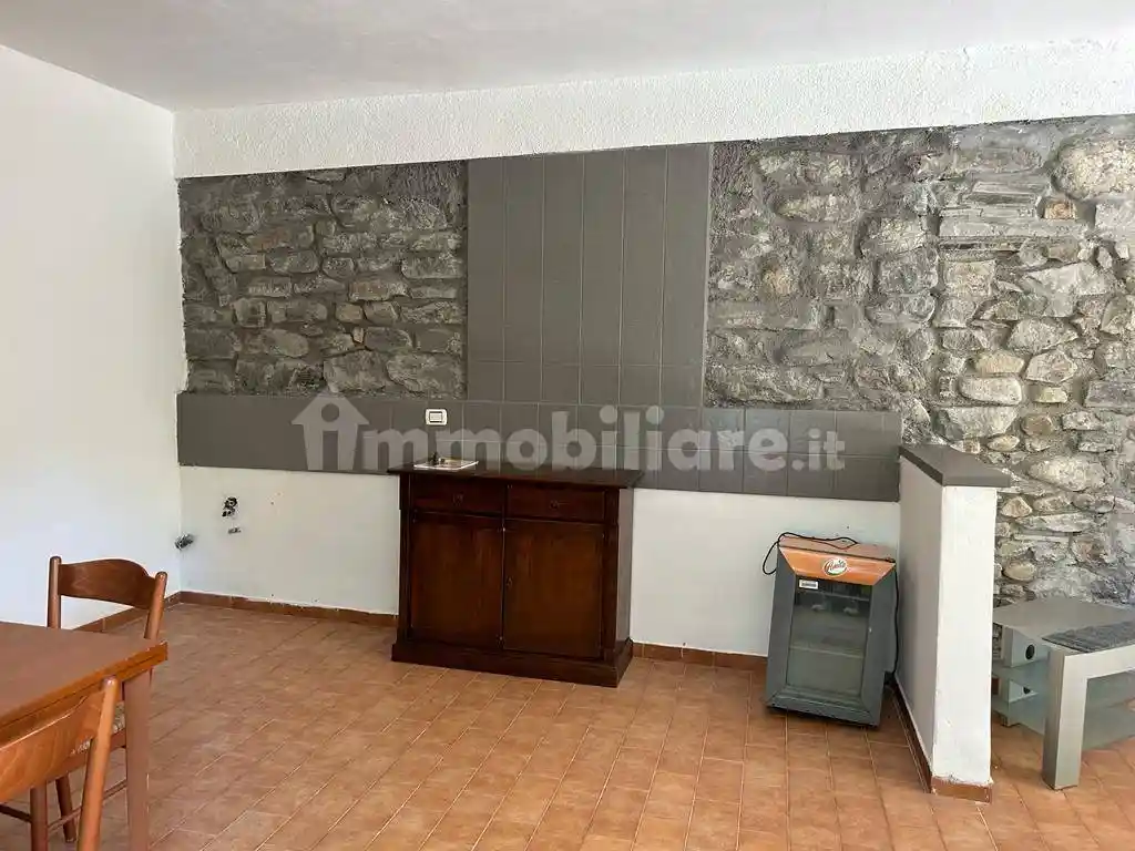 Appartamento in vendita a Zeri
