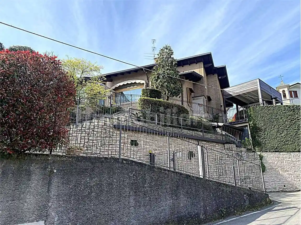 Villa in vendita a Alzano Lombardo