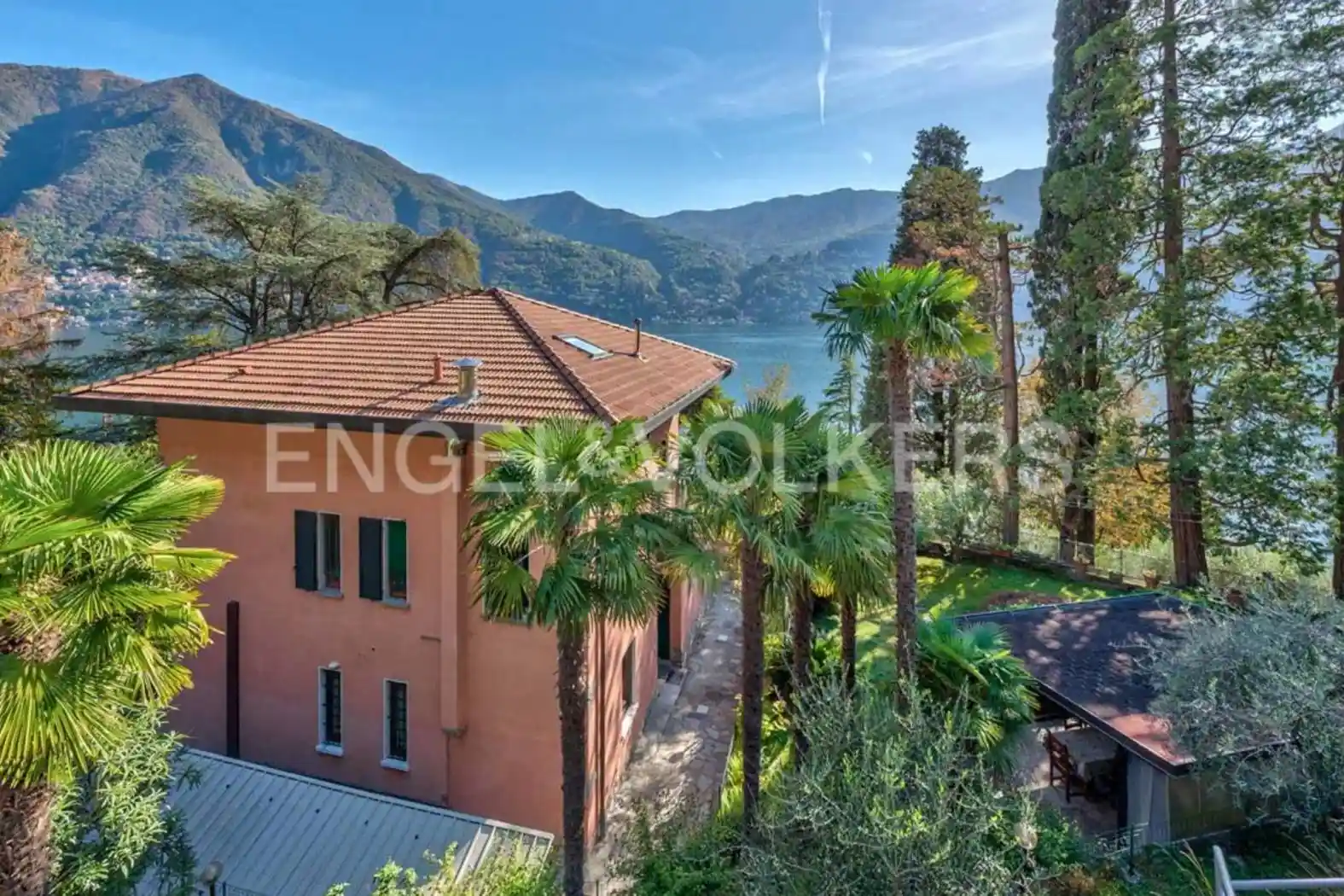 Villa in vendita a Carate Urio