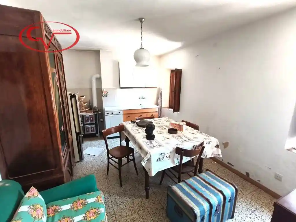 Appartamento in vendita a Bucine