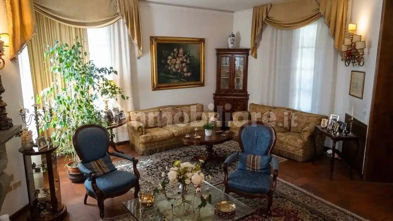 Villa in vendita a Campi Bisenzio