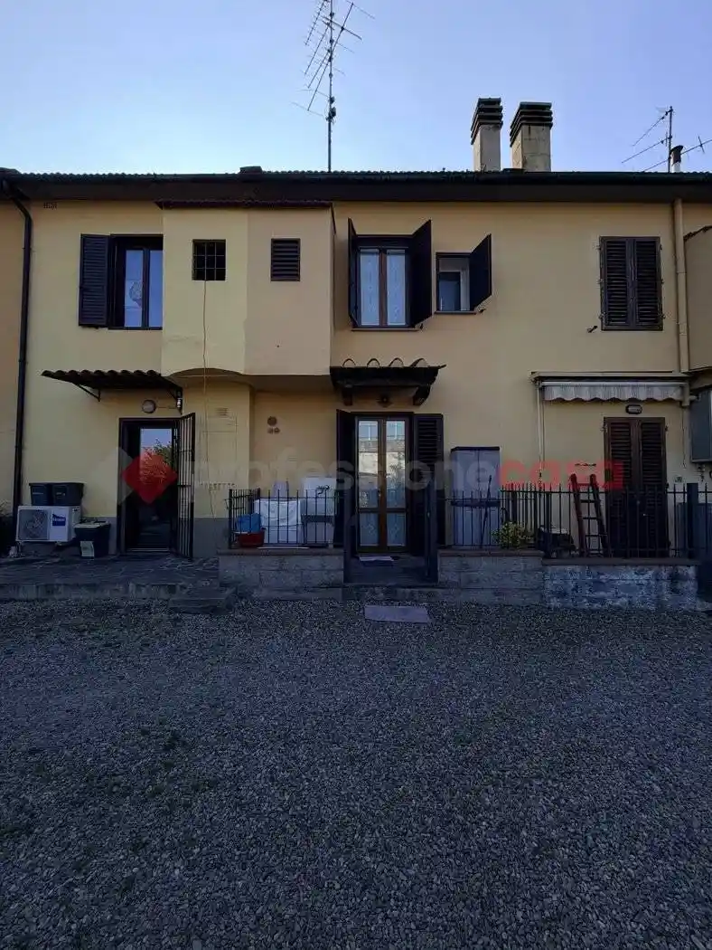Casa indipendente in vendita a Campi Bisenzio