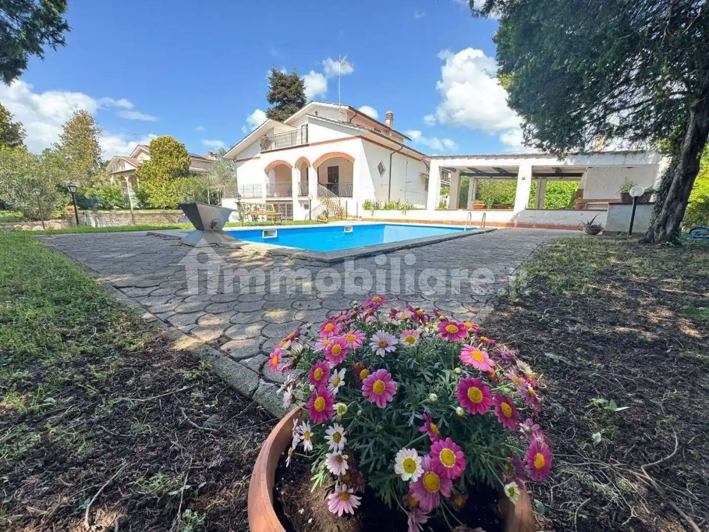 Villa in vendita a Anguillara Sabazia