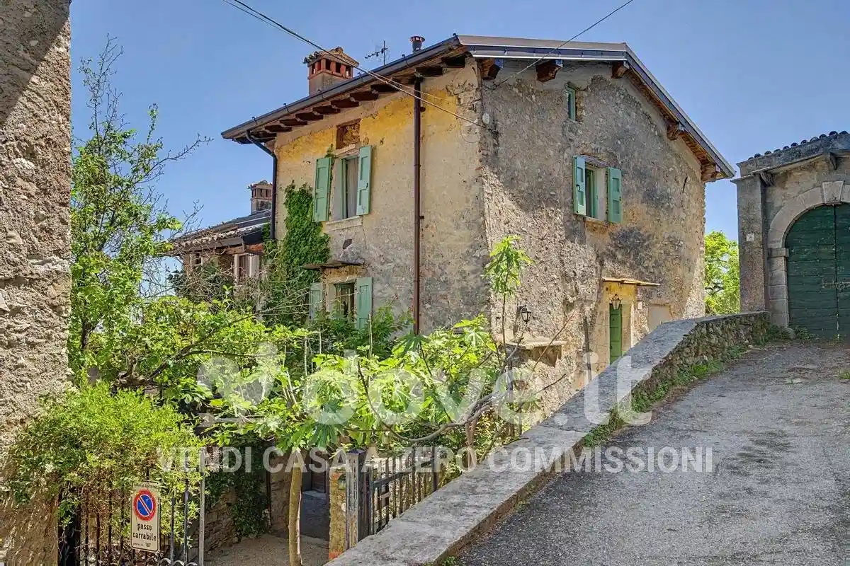 Casa indipendente in vendita a Gargnano