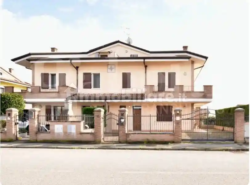 Casa indipendente in vendita a Lagosanto