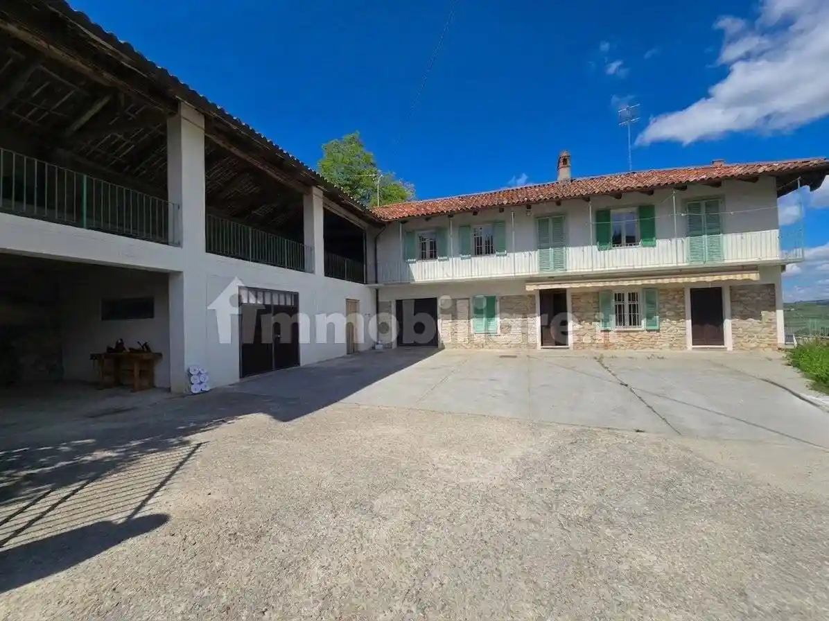Rustico - Casale in vendita a Diano d'Alba