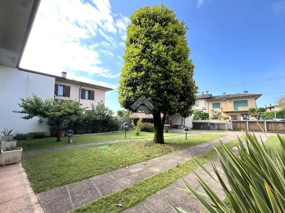 Villa in vendita a Bassano del Grappa