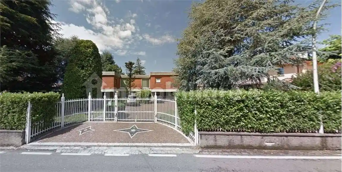 Villa in vendita a Villa d'Adda