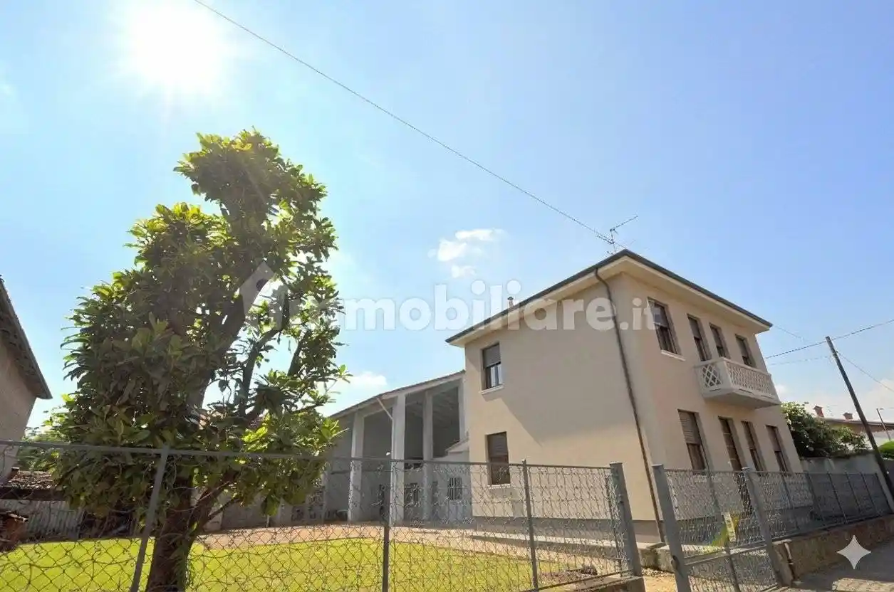 Villa in vendita a Inveruno