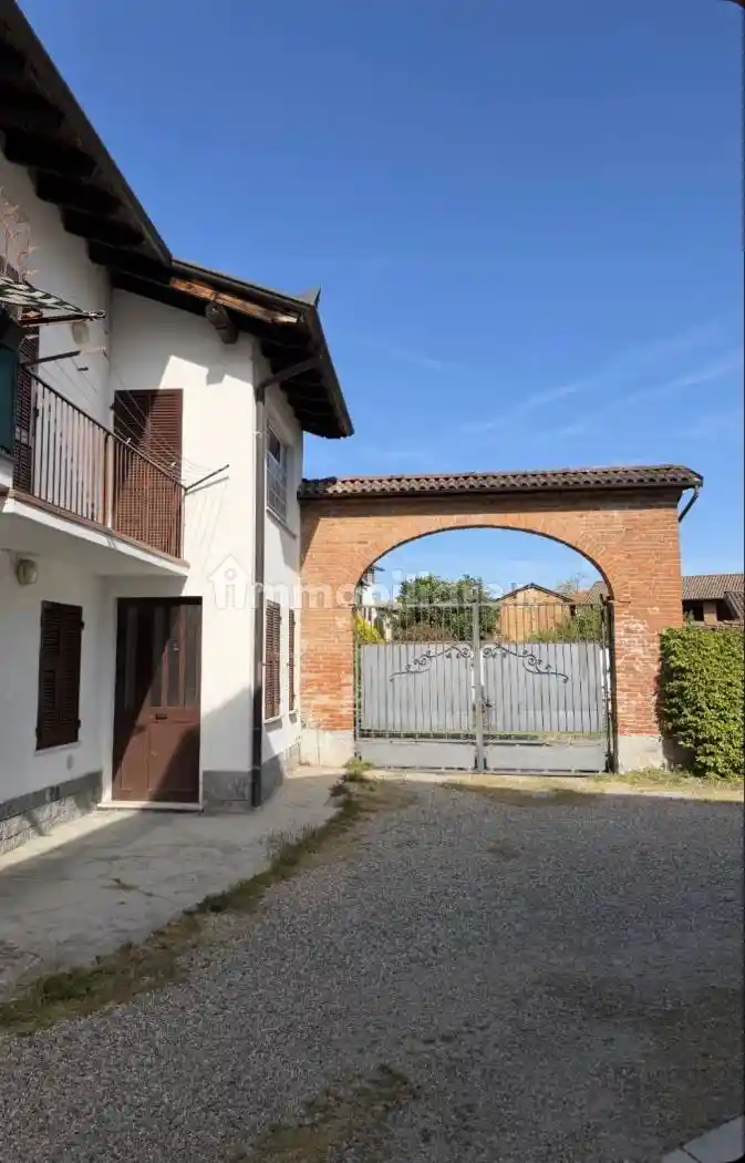 Casa indipendente in affitto a Basaluzzo