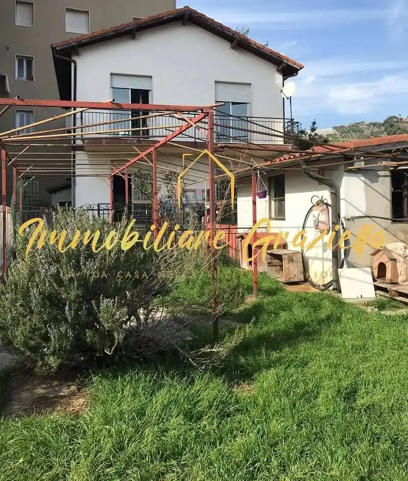 Casa indipendente in vendita a Vallecrosia