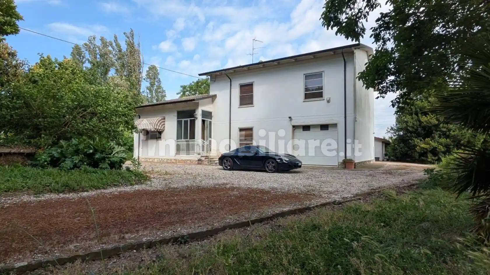 Villa in vendita a Serravalle a Po