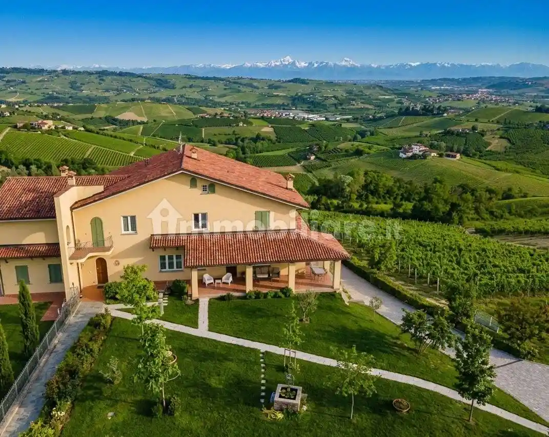 Villa in vendita a Diano d'Alba