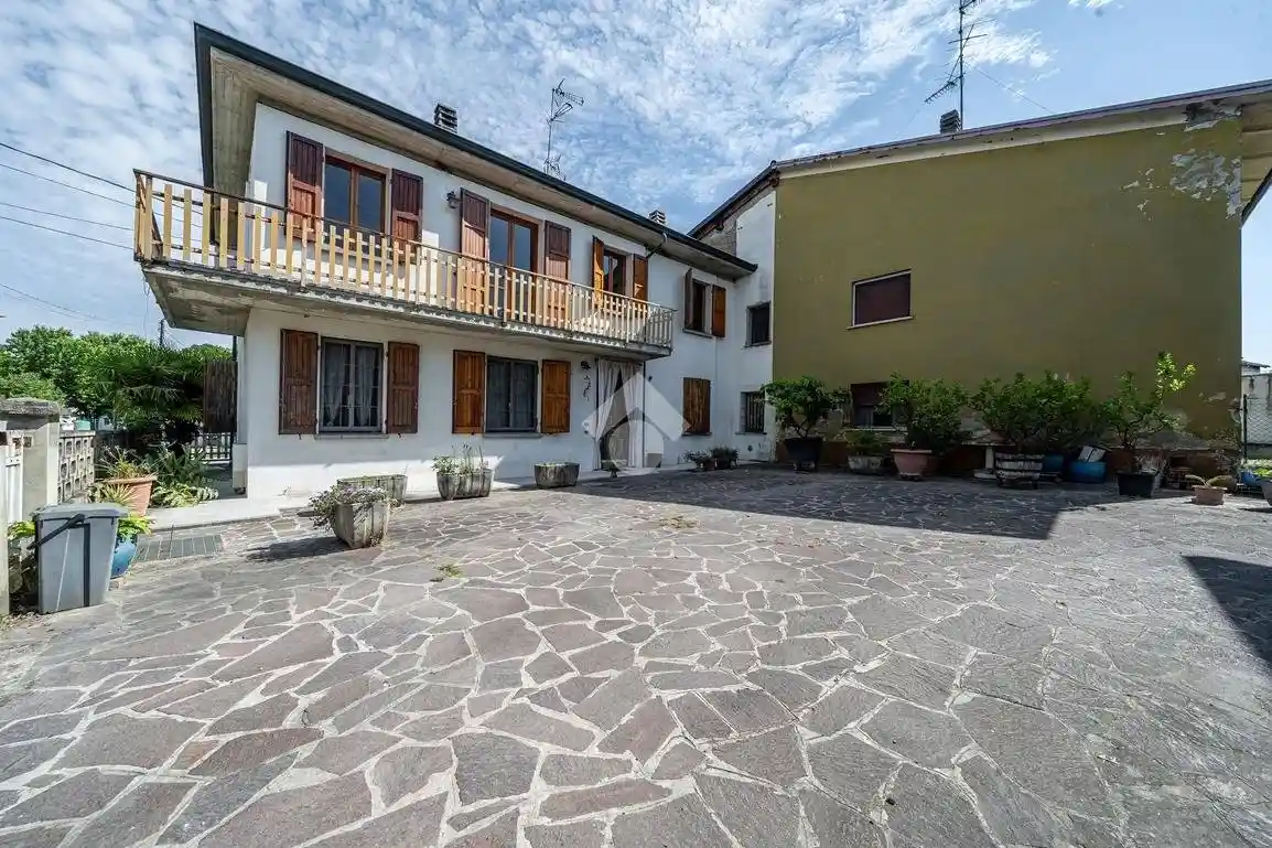 Casa indipendente in vendita a Campegine