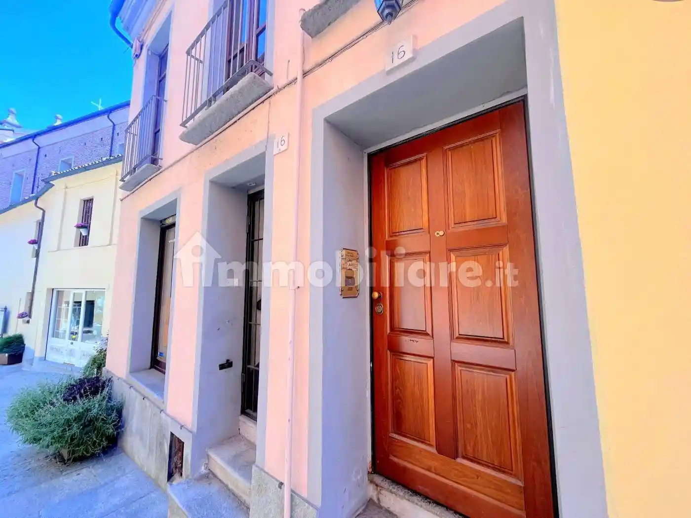 Palazzo - Edificio in vendita a Moncalieri