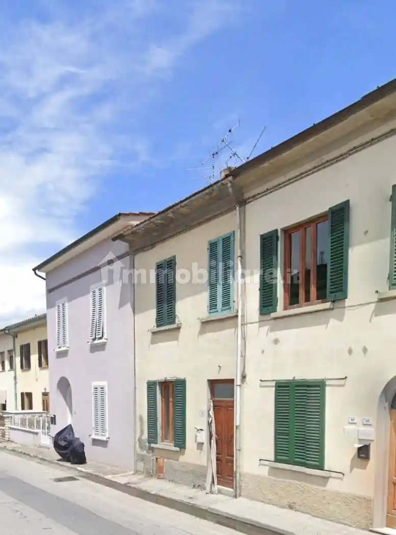 Casa indipendente in vendita a Pistoia