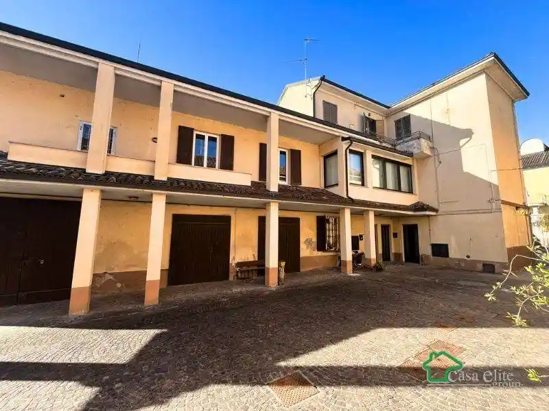 Palazzo - Edificio in vendita a Salerano sul Lambro