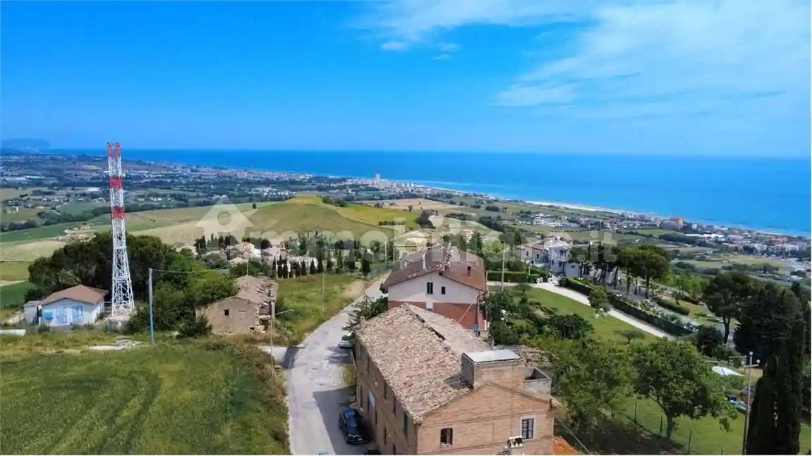 Rustico - Casale in vendita a Fermo