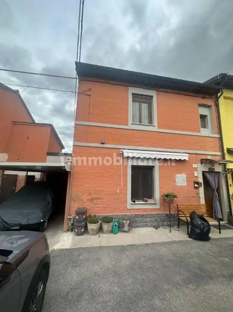 Casa indipendente in vendita a Forlì