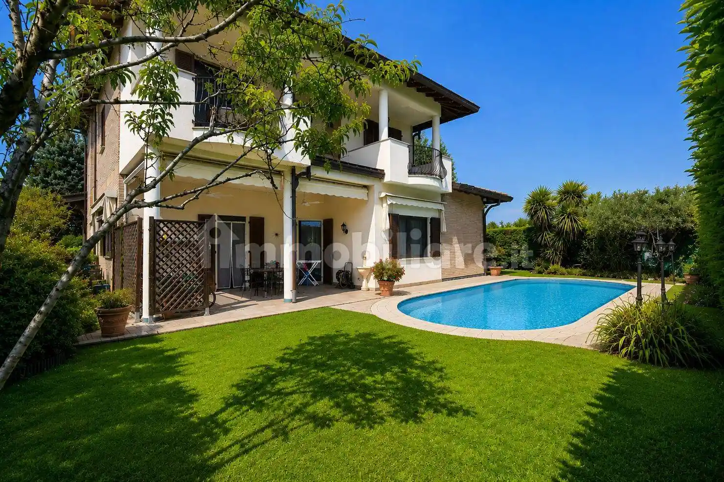 Villa in vendita a Saronno