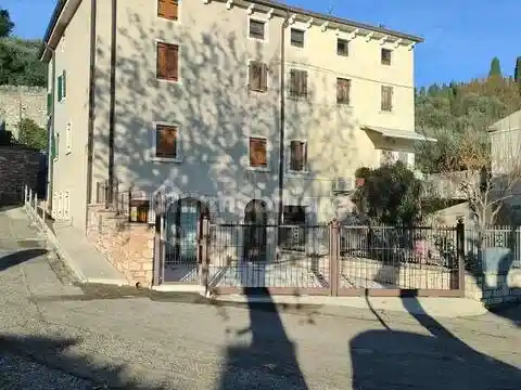 Rustico - Casale in vendita a Sant'Ambrogio di Valpolicella