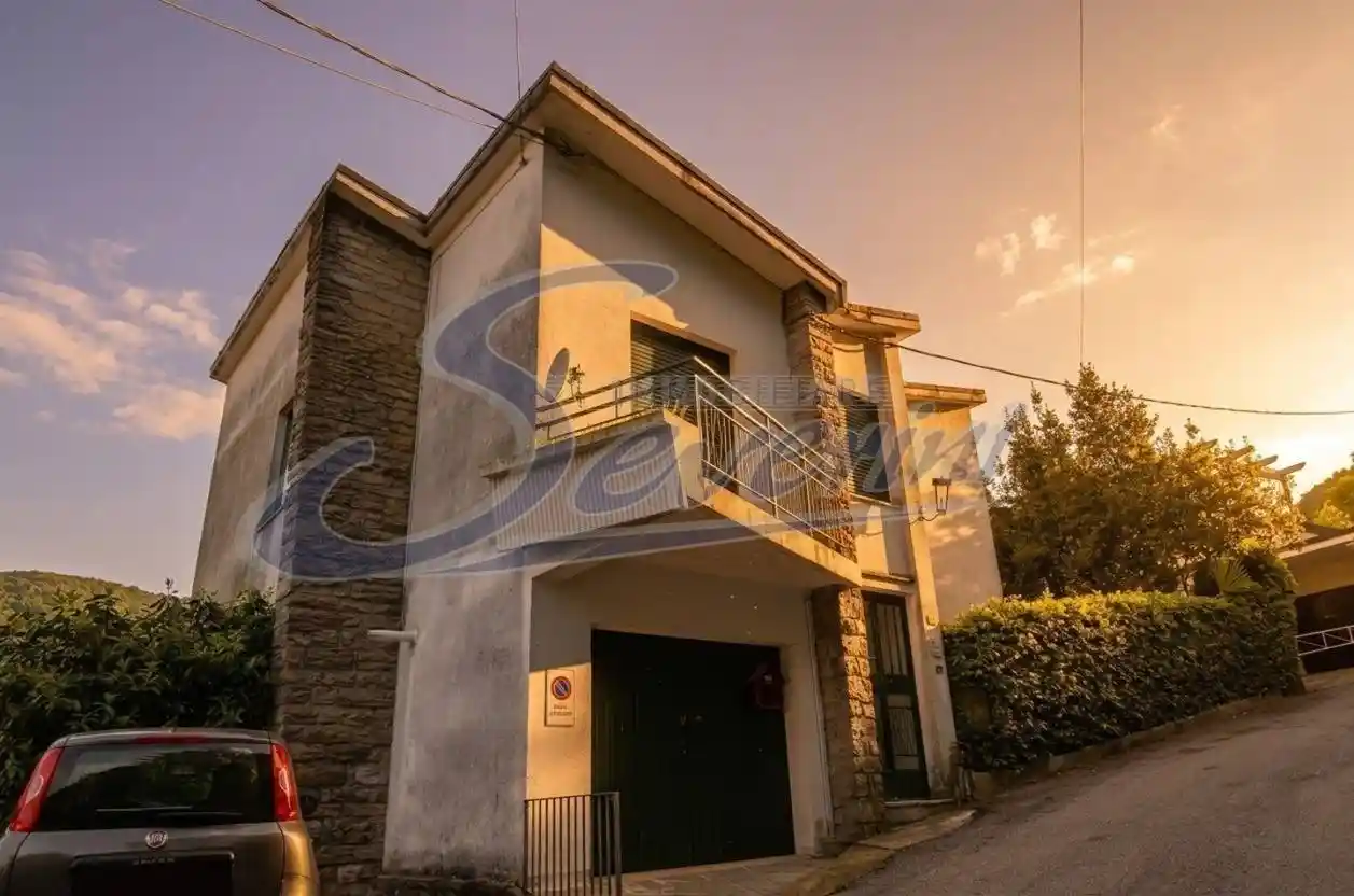 Casa indipendente in affitto a Brienno